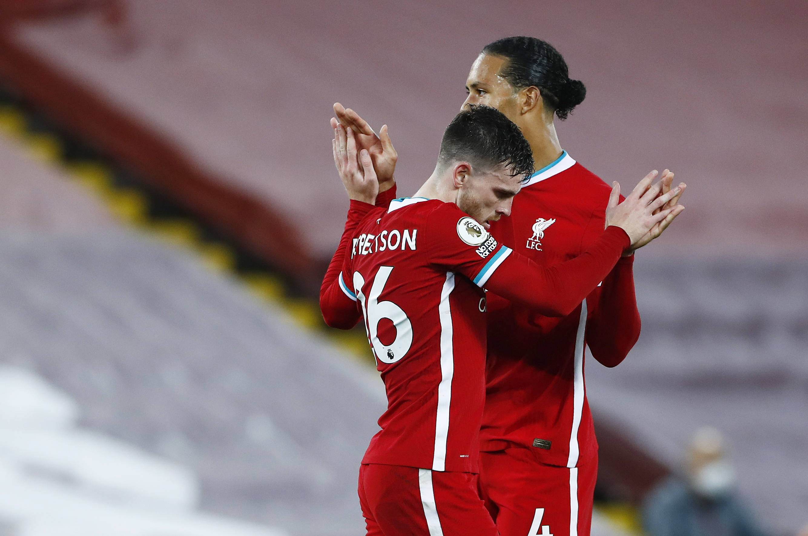 科林斯以其 科林斯以其